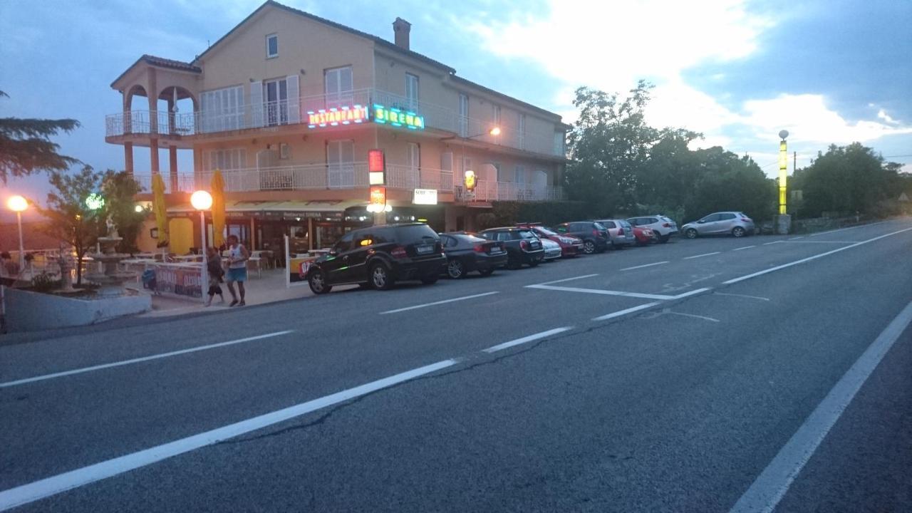 ドラマリ Restoran Sirena Bed & Breakfast エクステリア 写真