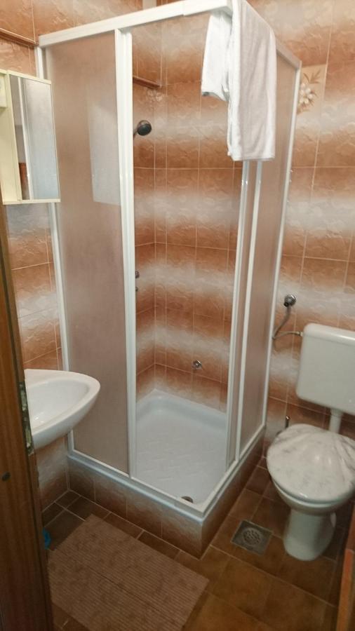 ドラマリ Restoran Sirena Bed & Breakfast エクステリア 写真
